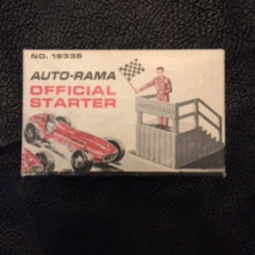 Gilbert Auto-Rama Flagman-original pkg-unused,1/32 COLLECTABLE-